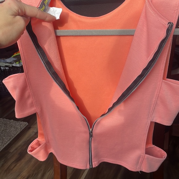 Pink top - Picture 4 of 4